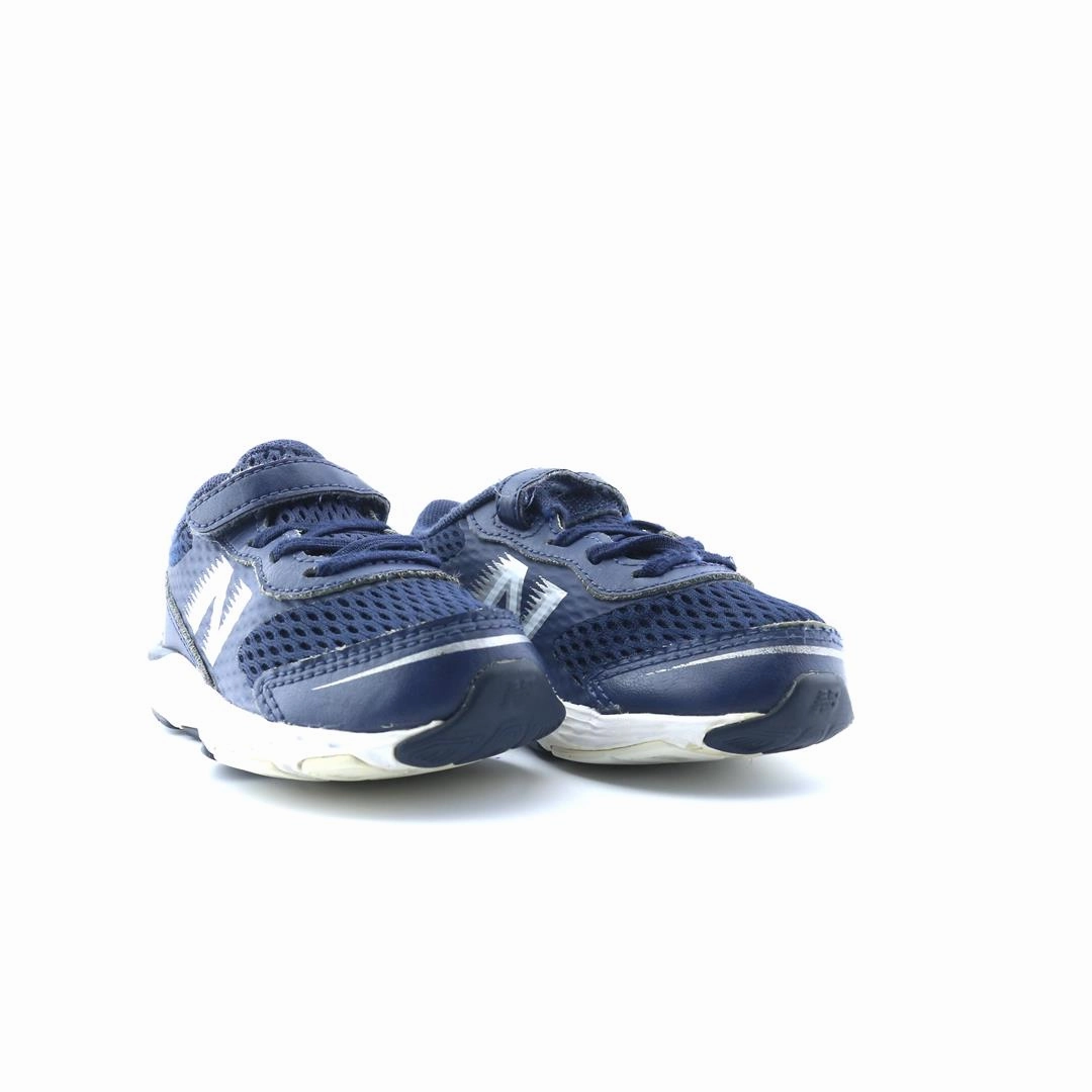 NEW BALANCE 680V6